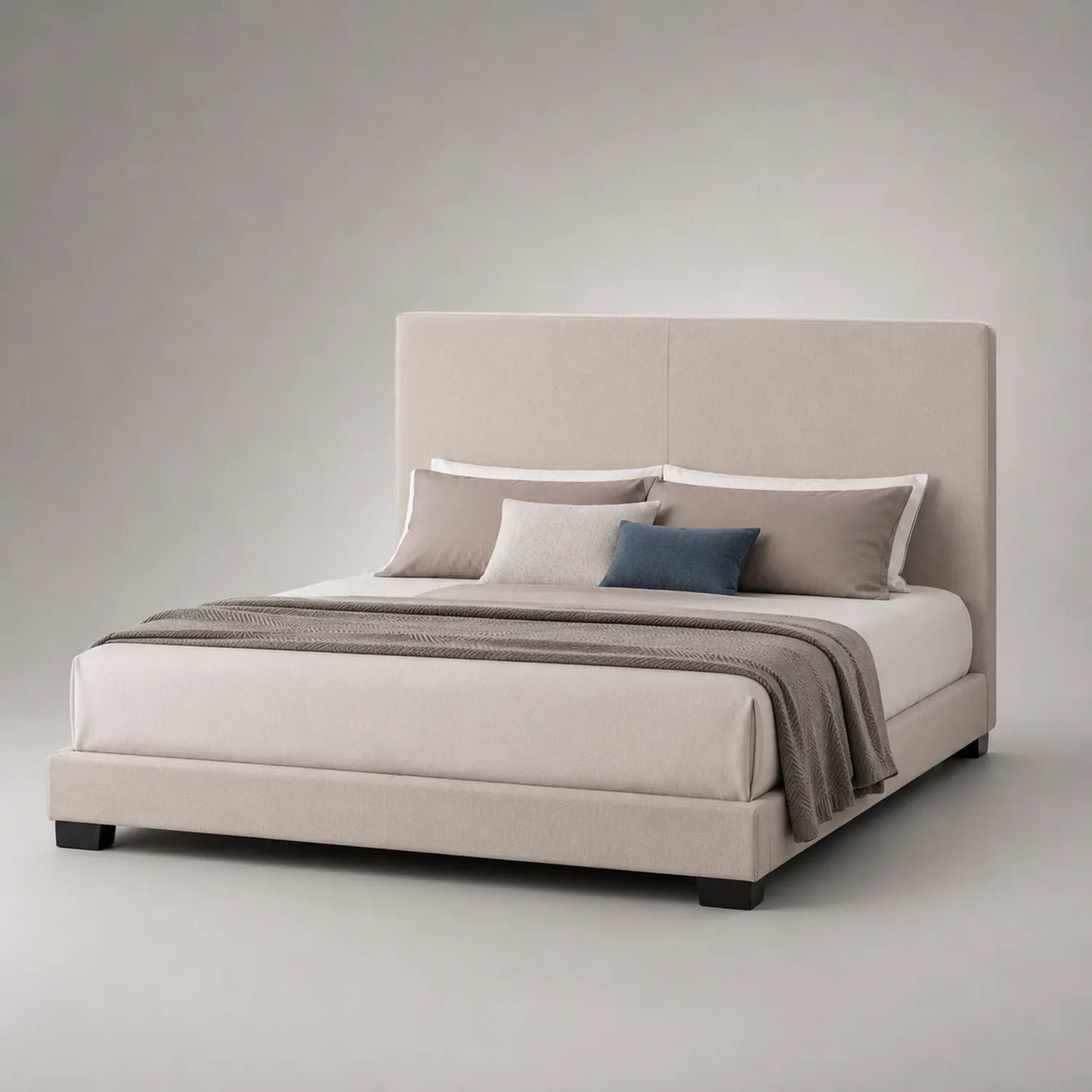 Polsterbett 180x200 cm mit Kissen Set aus Massivholz und Polyester in Creme